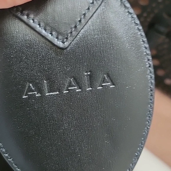 Alaia tote bag - Picture 3 of 11